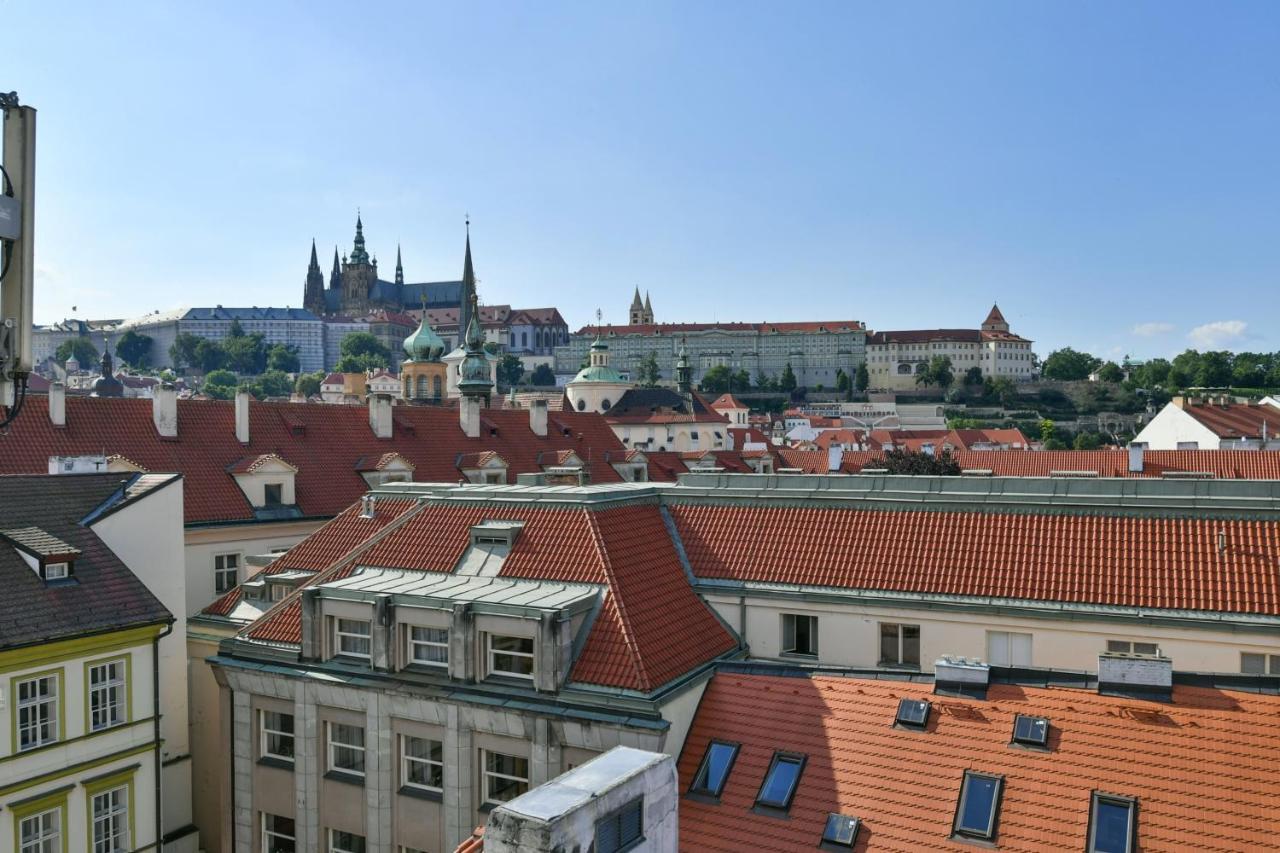 Amazing Charles Bridge Apartment Прага Екстер'єр фото