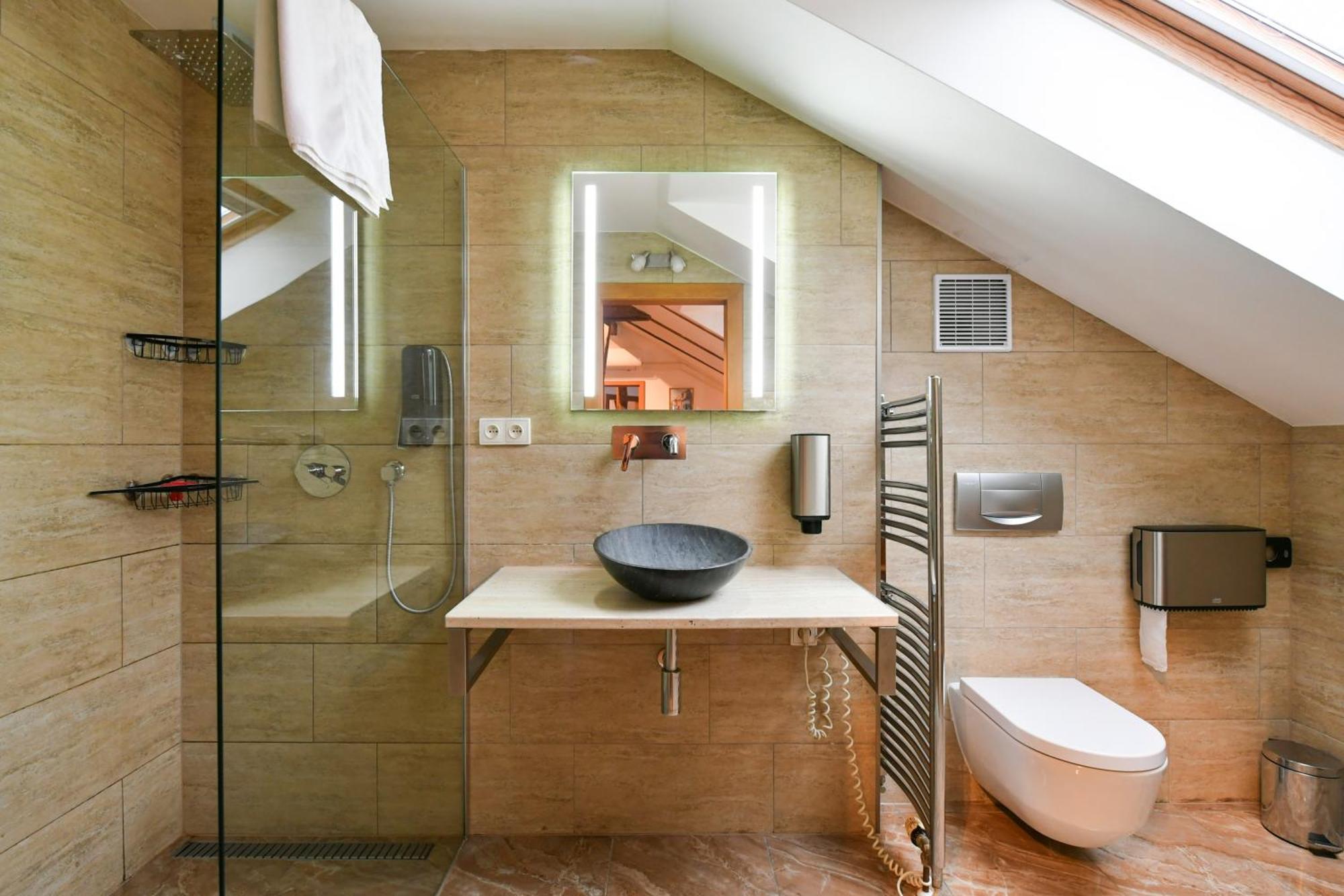 Amazing Charles Bridge Apartment Прага Екстер'єр фото