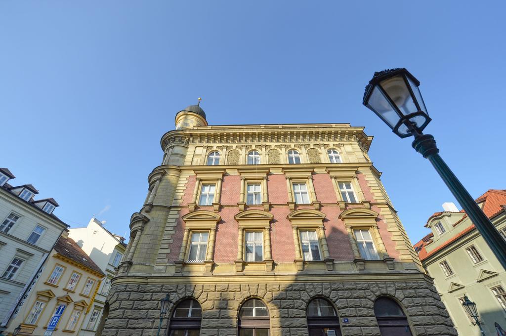 Amazing Charles Bridge Apartment Прага Екстер'єр фото