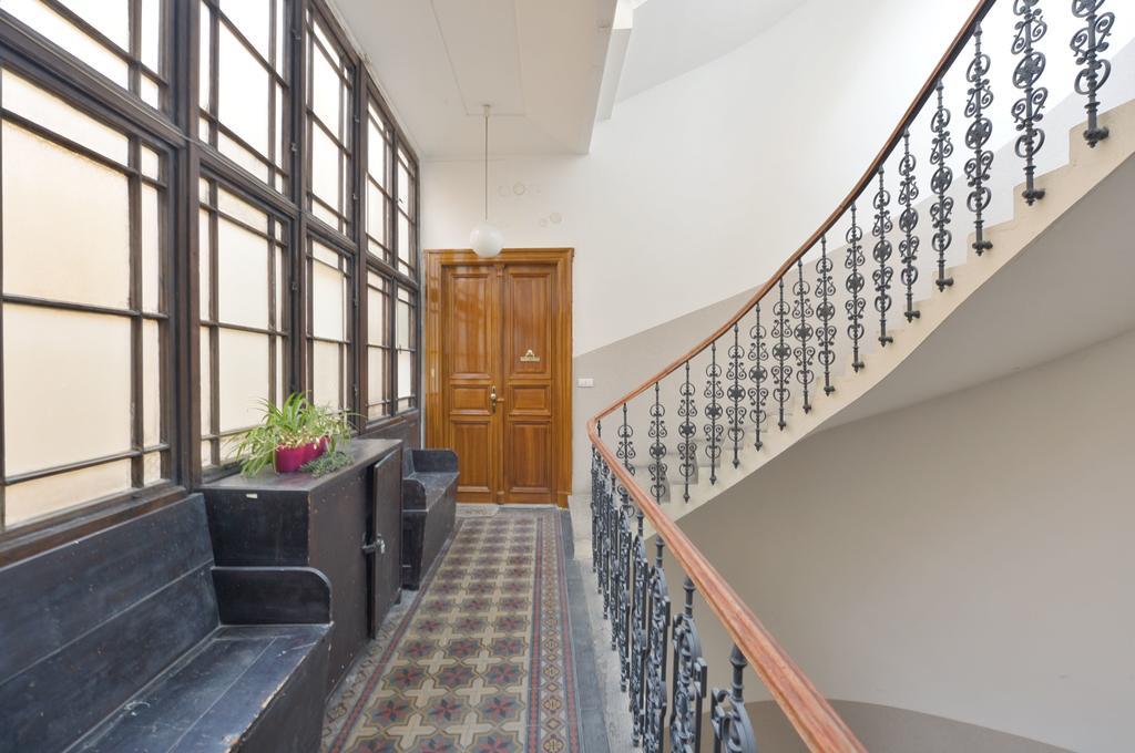 Amazing Charles Bridge Apartment Прага Екстер'єр фото