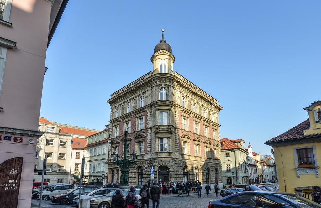 Amazing Charles Bridge Apartment Прага Екстер'єр фото